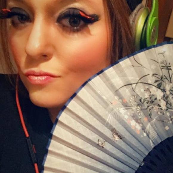 Meet your Posher, Ashley - Picture 1 of 1